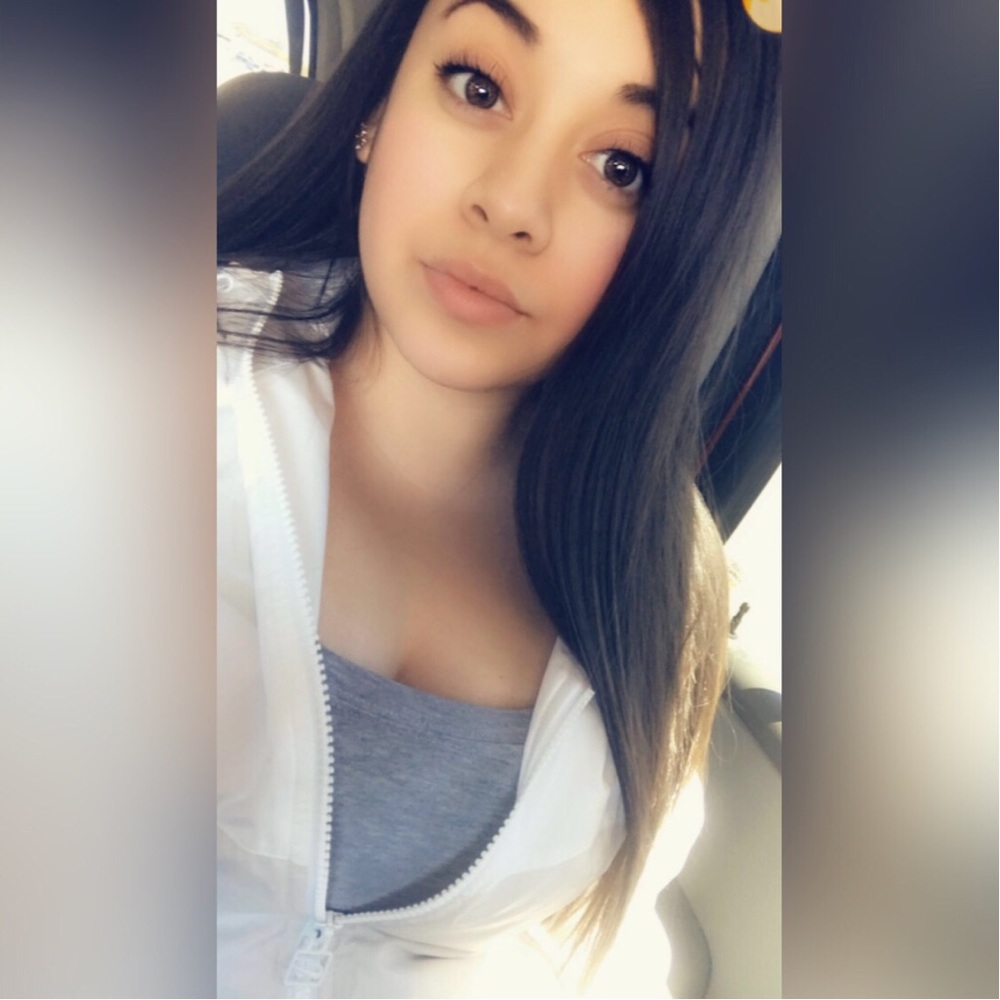 Meet your Posher, Daniela